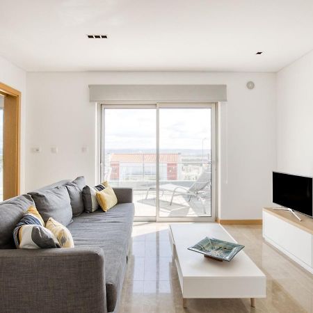 Modern Holiday Home In Salir Do Porto With Swimming Pool Salir de Porto エクステリア 写真