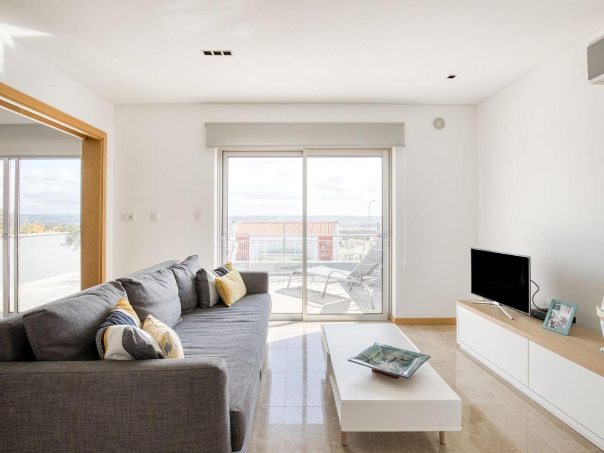 Modern Holiday Home In Salir Do Porto With Swimming Pool Salir de Porto エクステリア 写真