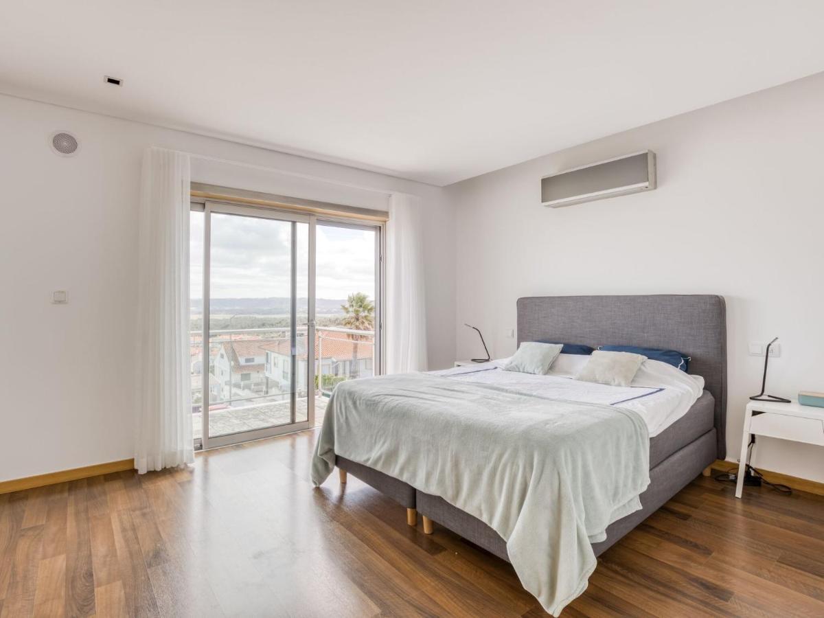 Modern Holiday Home In Salir Do Porto With Swimming Pool Salir de Porto エクステリア 写真